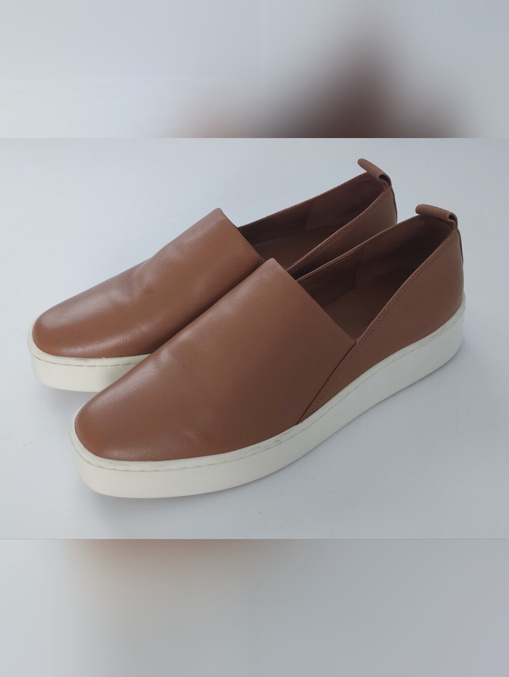 Women's Slip-On Casual Sneakers in Brown. Size 7 US. Pre-owned.
